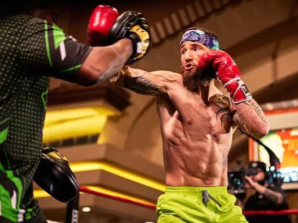 codycrowleyenrtrenoestherlinshow-(1)