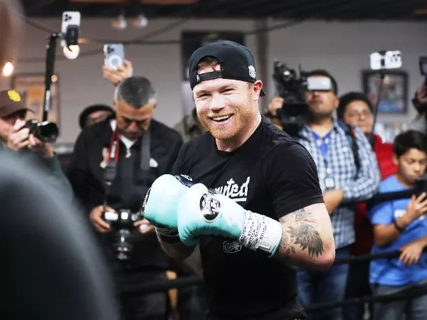 CaneloAlvarezEntrenamientoMegOliphant-1