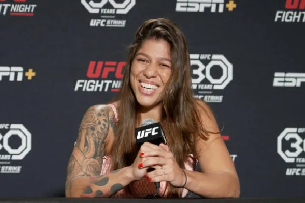 Mayra Bueno Silva Quiero hacerle daño a Holly Holm