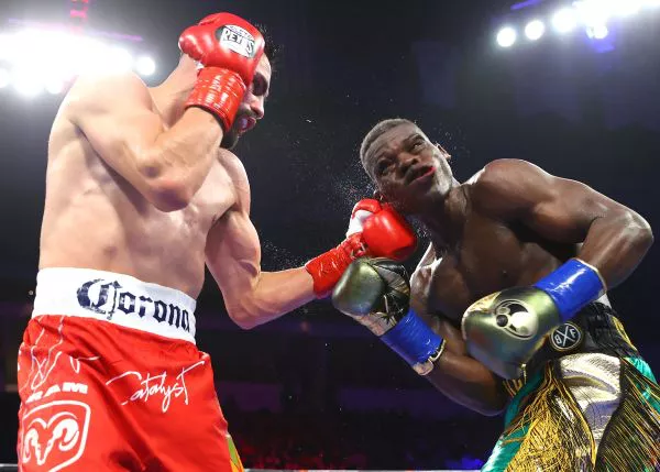 jose-ramirez-vs-richard-commey_action14