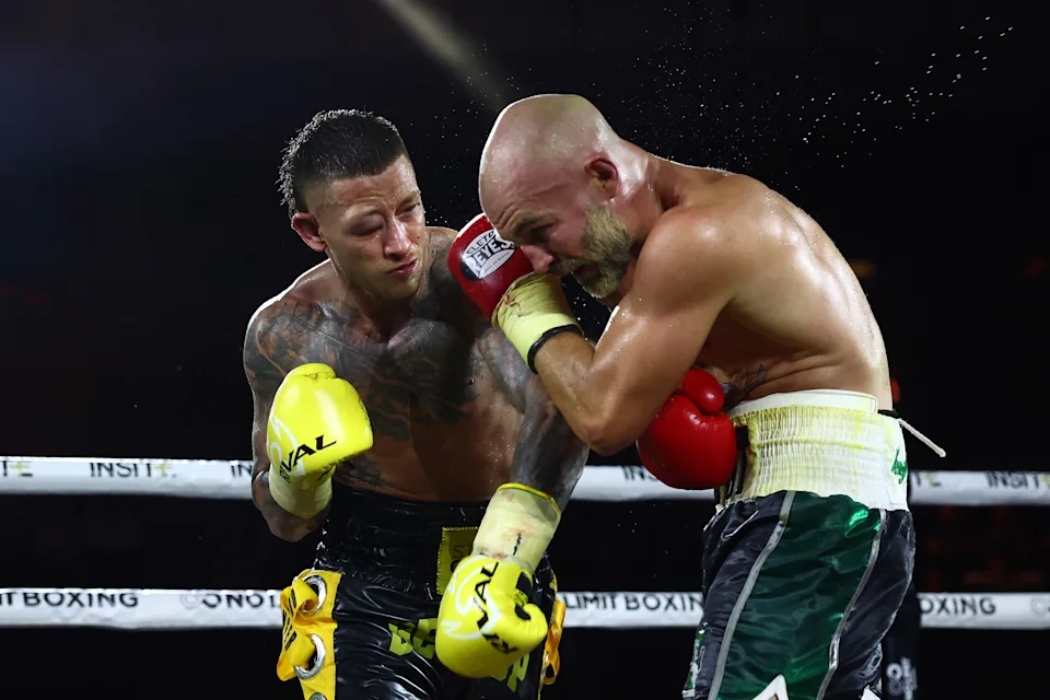 Liam Paro vs David Papot