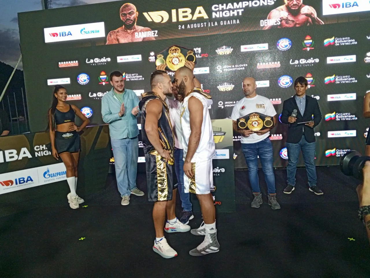Adam Deines vs Albert Ramírez
