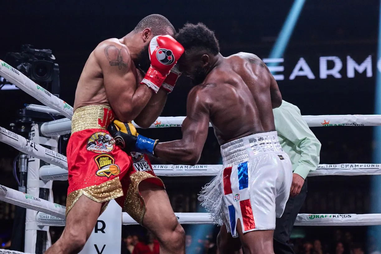 0044_Carlos Adames vs Julian Williams