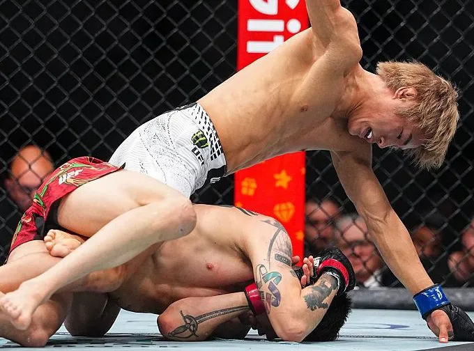 Tatsuro Taira noqueó a Brandon Moreno en UFC 323 de Las Vegas