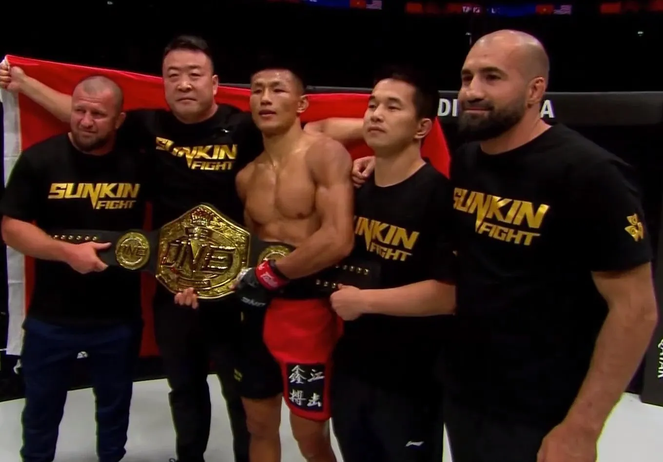 Kai Tang unifica con éxito tras noquear a Thanh Le en Qatar