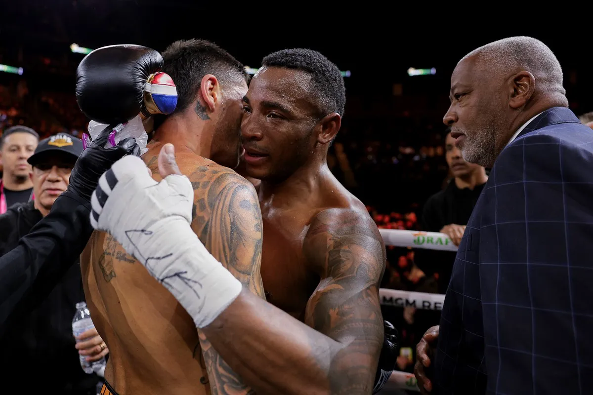 Erislandy Lara vs Michael Zerafa_03_30_2024_Fight (8)