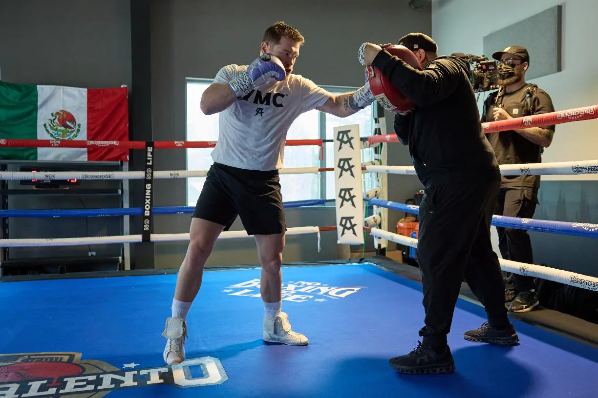 0018_Canelo Alvarez media workout