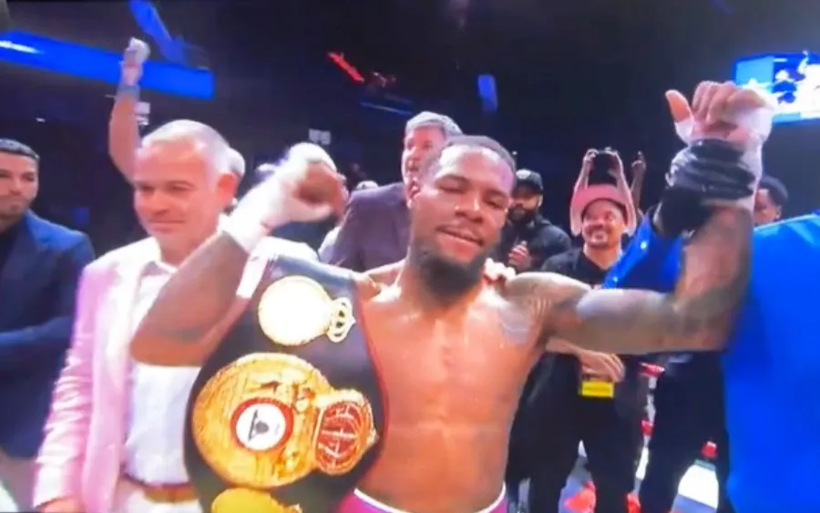 Lamont Roach Jr apaleó a Feargal McCrory en Washington