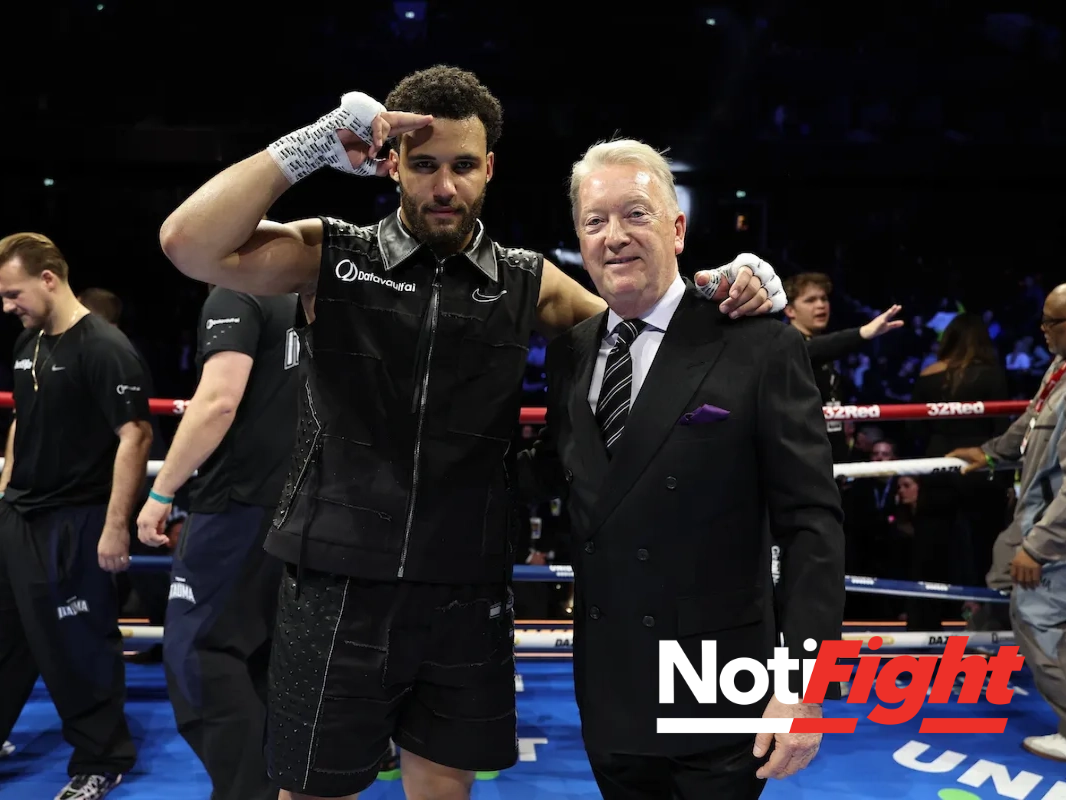 Moses Itauma y Frank Warren