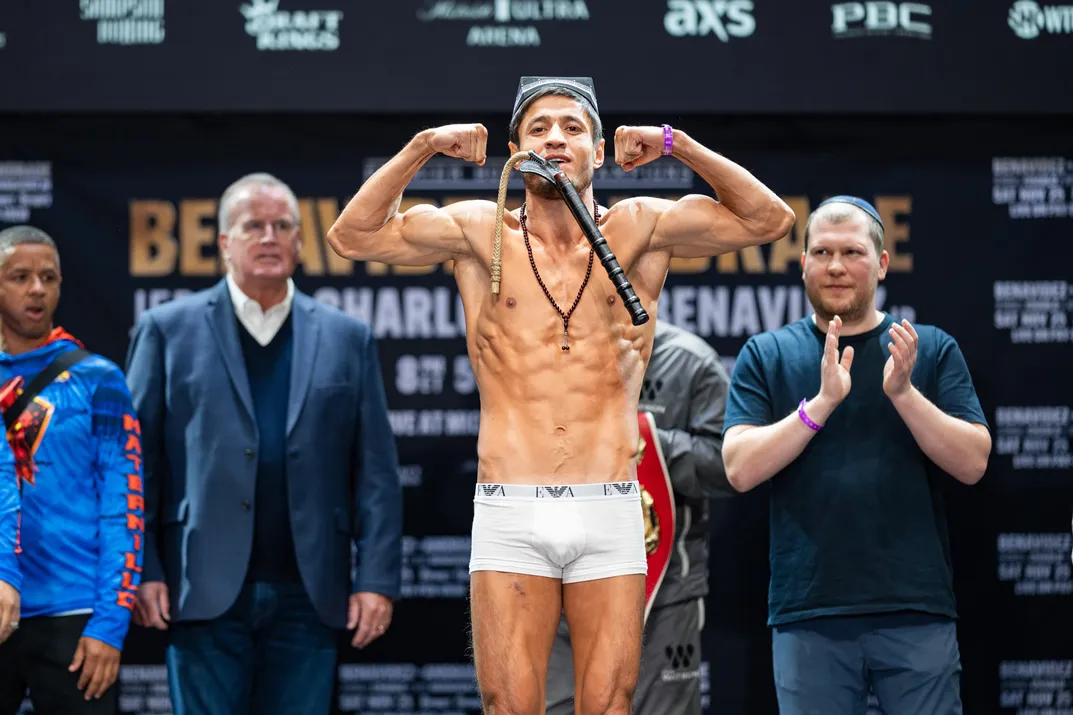 Benavidez vs Andrade Weigh-in - 11.24.23_11_25_2023_Weigh-in (17)