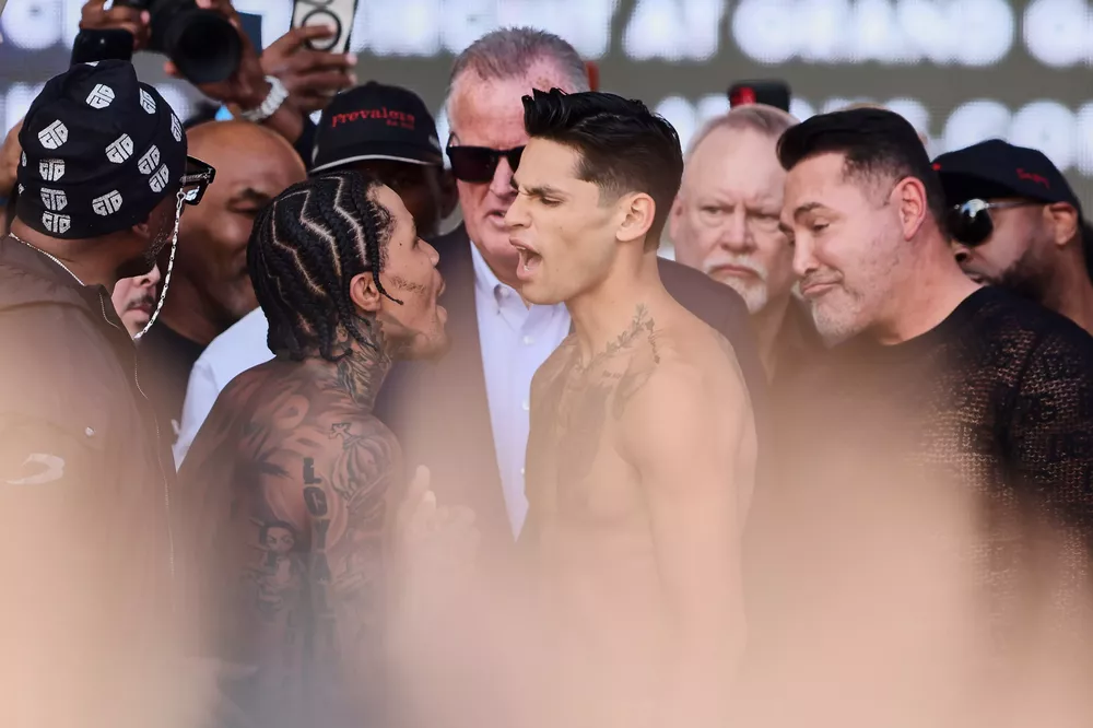 0020_Davis vs Garcia Weigh-ins