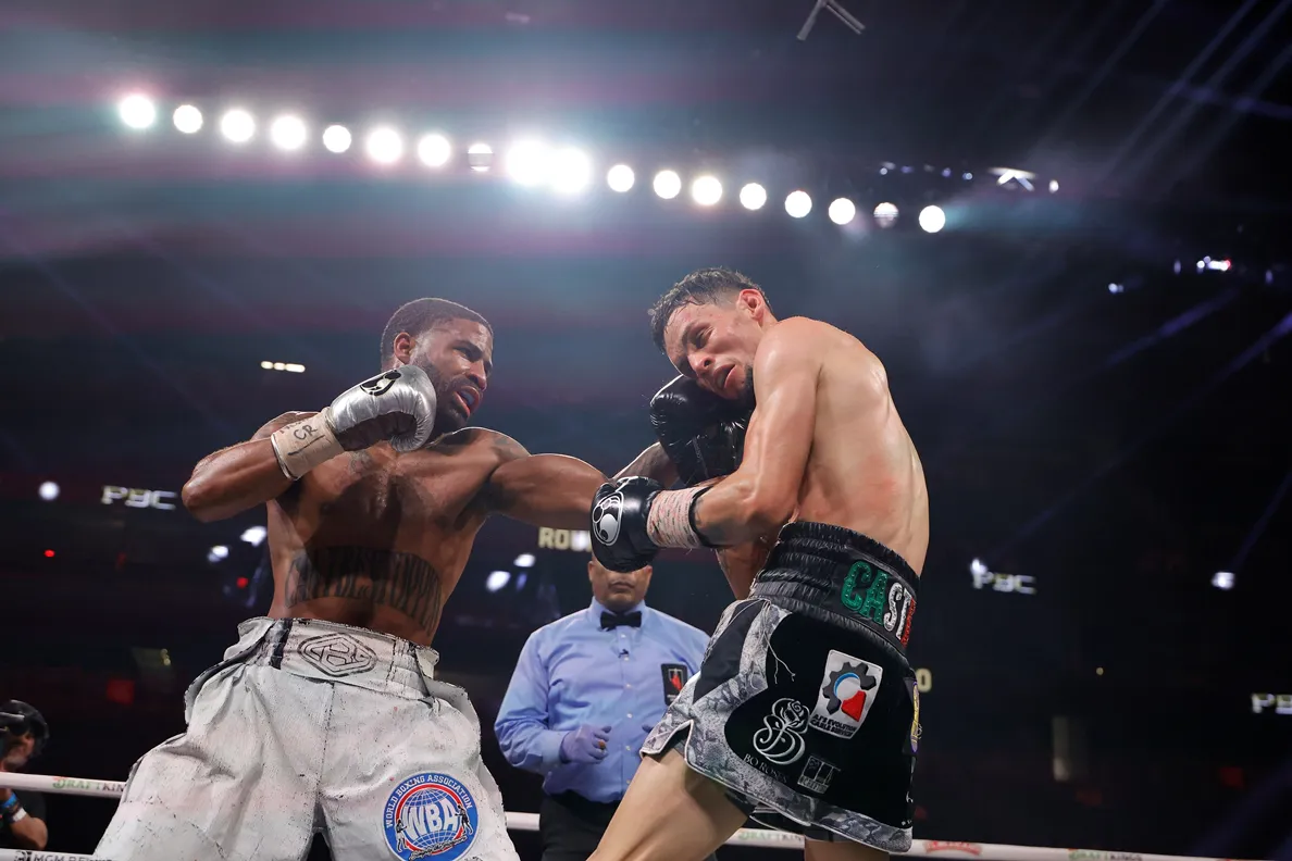 Stephen Fulton Jr. V Carlos Castro 09.14.24_Fight (3)