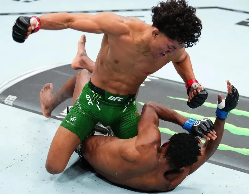 Rosas Jr logra espectacular KO sobre Mitchell en Las Vegas