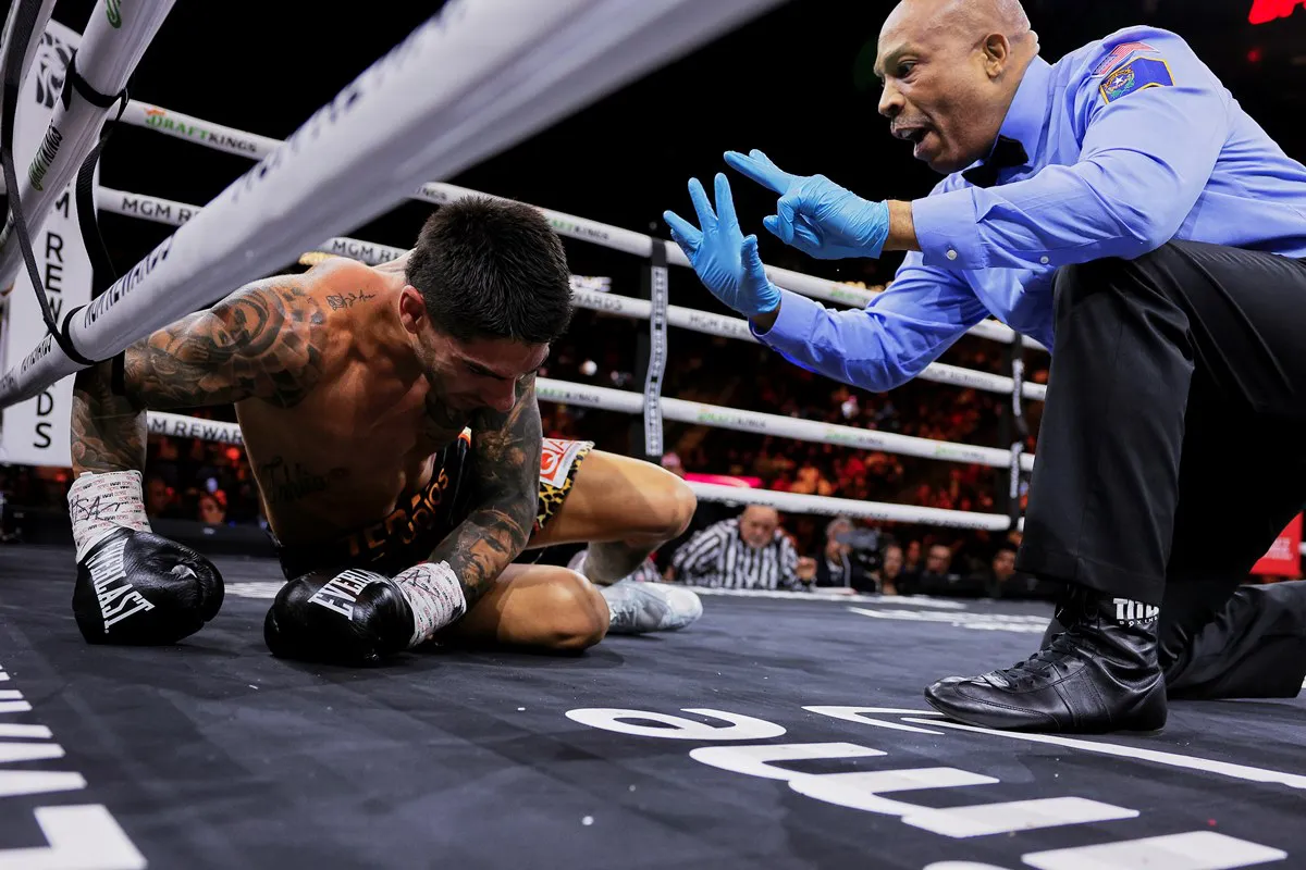 Erislandy Lara vs Michael Zerafa_03_30_2024_Fight (6)