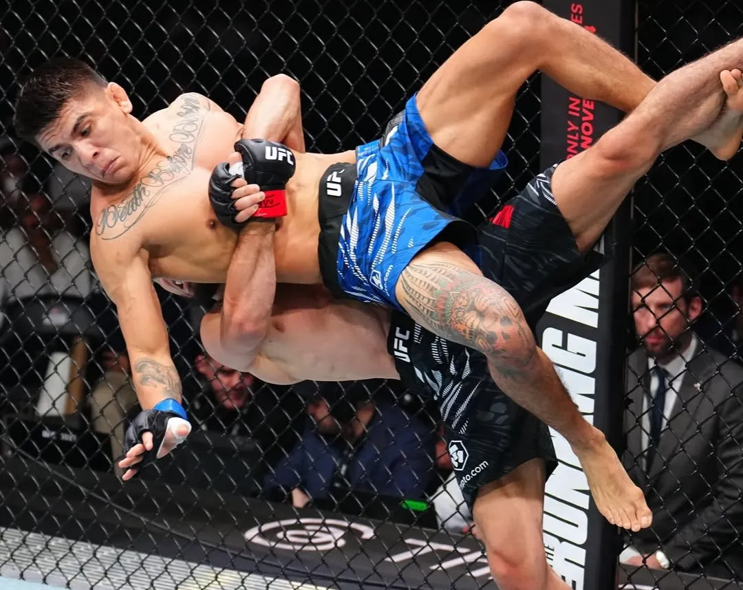 Umar Nurmagomedov vence por puntos a Mario Bautista en UFC 321 de Abu Dhabi