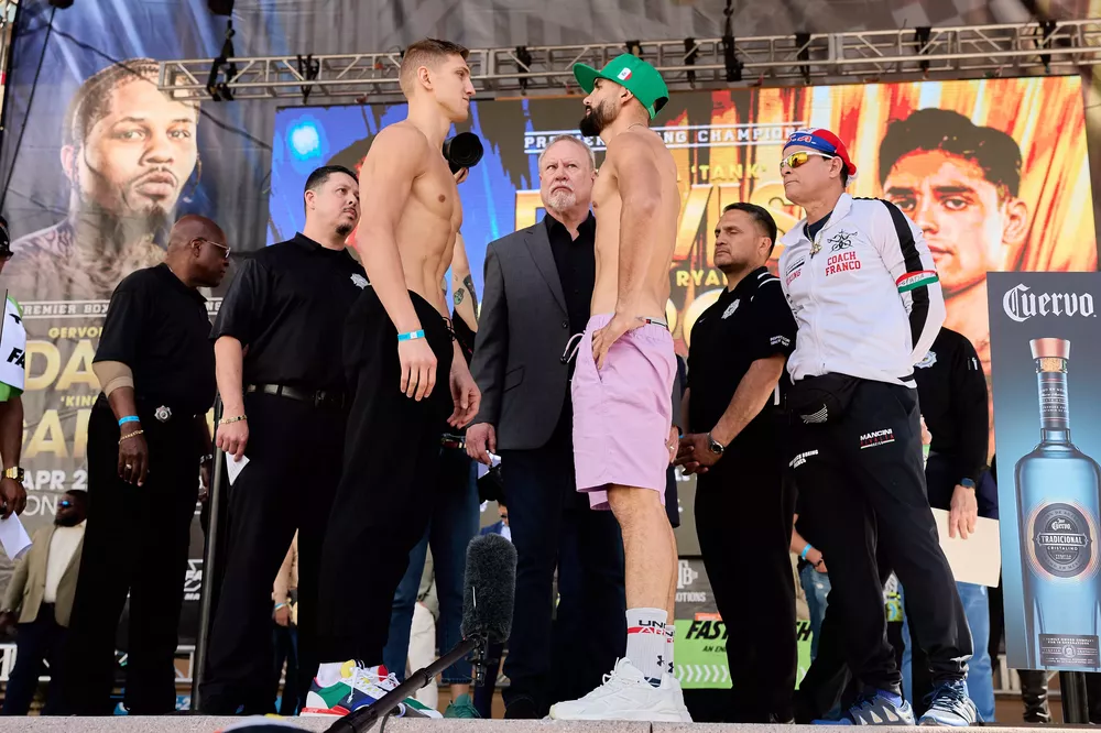 0054_Davis vs Garcia Weigh-ins