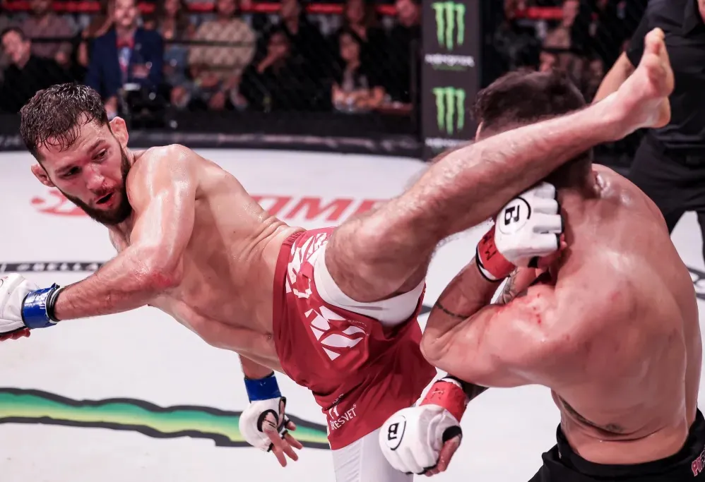 Shabliy a final del GP Bellator tras brutal paliza a Pitbull