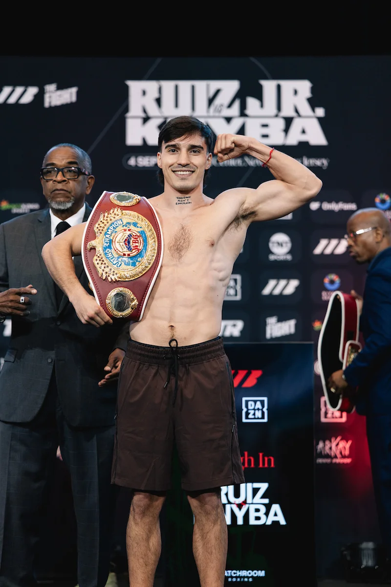 Ruiz vs Knyba weigh ins-43