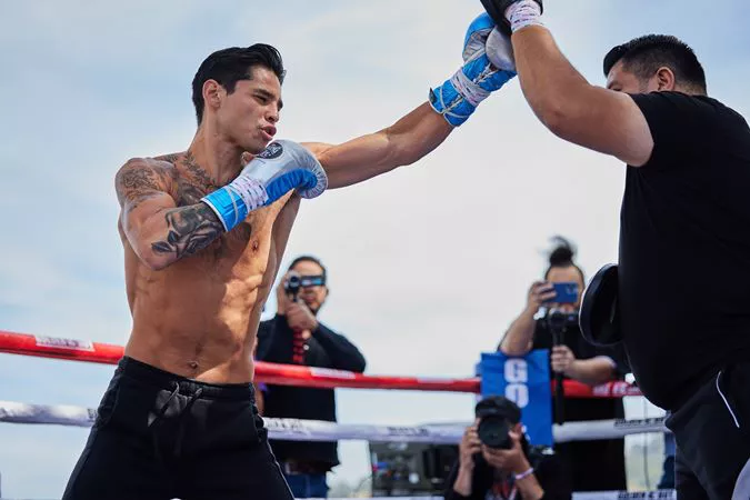 0112_Ryan Garcia media workout