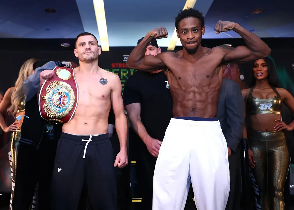Denys Berinchyk vs Keyshawn Davis_pose