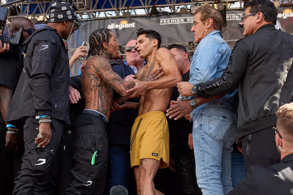 0026_Davis vs Garcia Weigh-ins