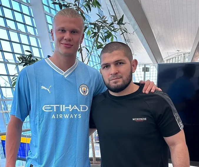 Khabib Nurmagomedov eneña árabe a Erling Haaland