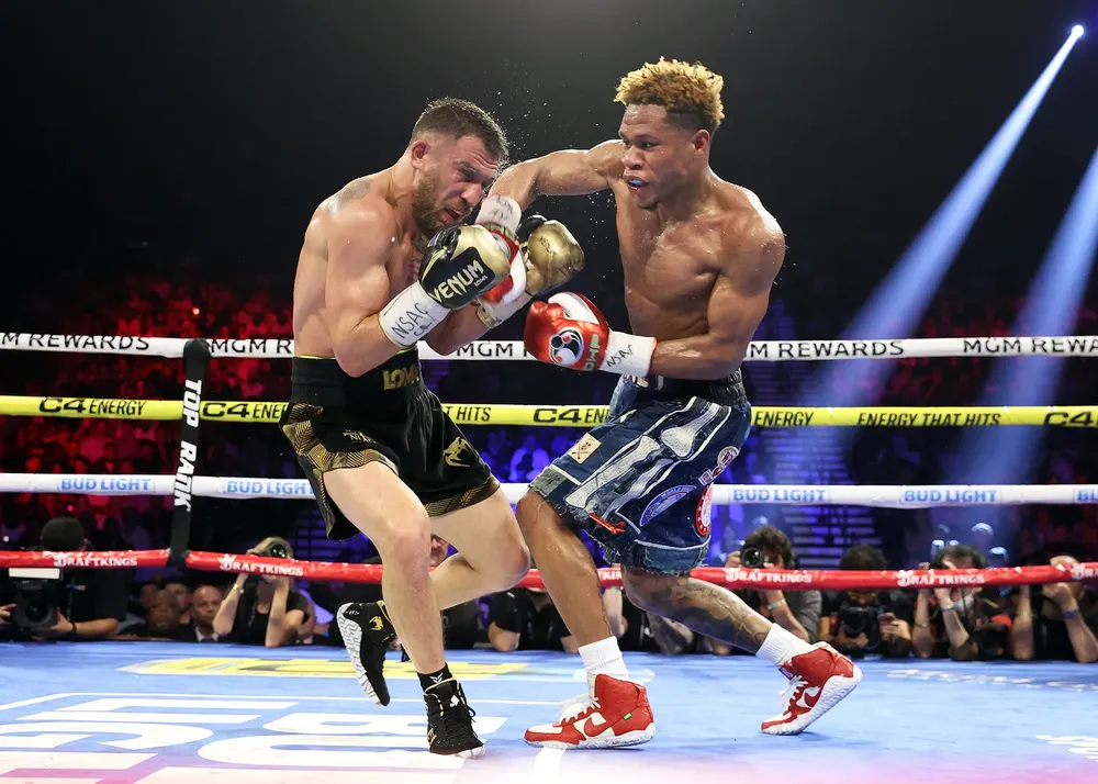 Devin Haney vs Vasiliy Lomachenko_action15
