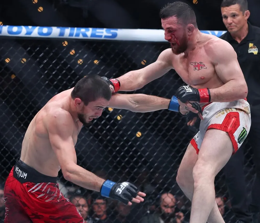 Merab Dvalishvili retiene tras dominar a Umar Nurmagomedov en Los Angeles