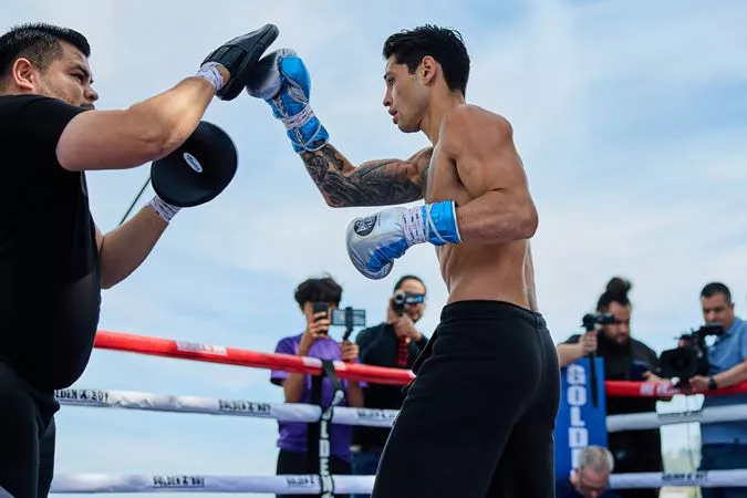 0123_Ryan Garcia media workout