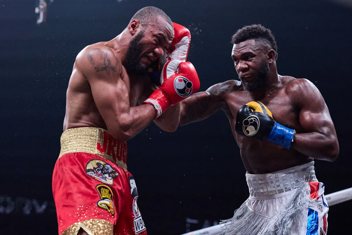 0053_Carlos Adames vs Julian Williams
