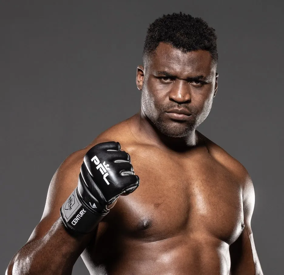 Ngannou reta a Fury a combate de boxeo Hagamoslo oficial