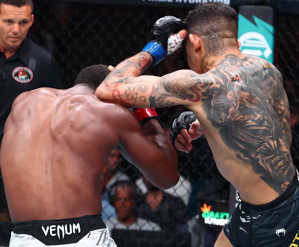 Carlos Prates noqueó a Geoff Neal en UFC 319