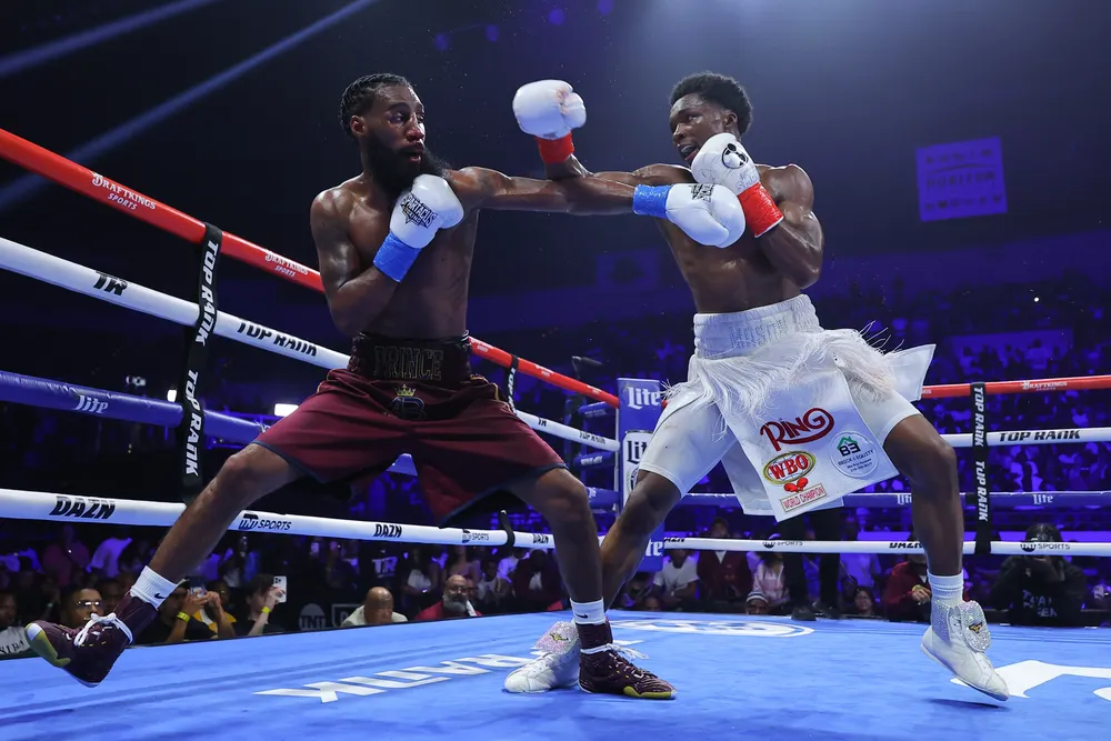 Abdullah_vs_Bell_Action_13