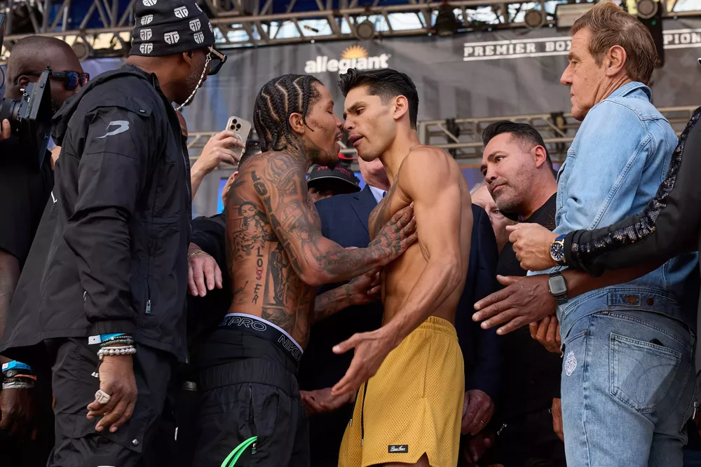 0025_Davis vs Garcia Weigh-ins