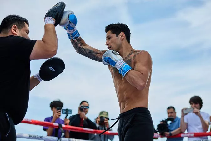 0121_Ryan Garcia media workout
