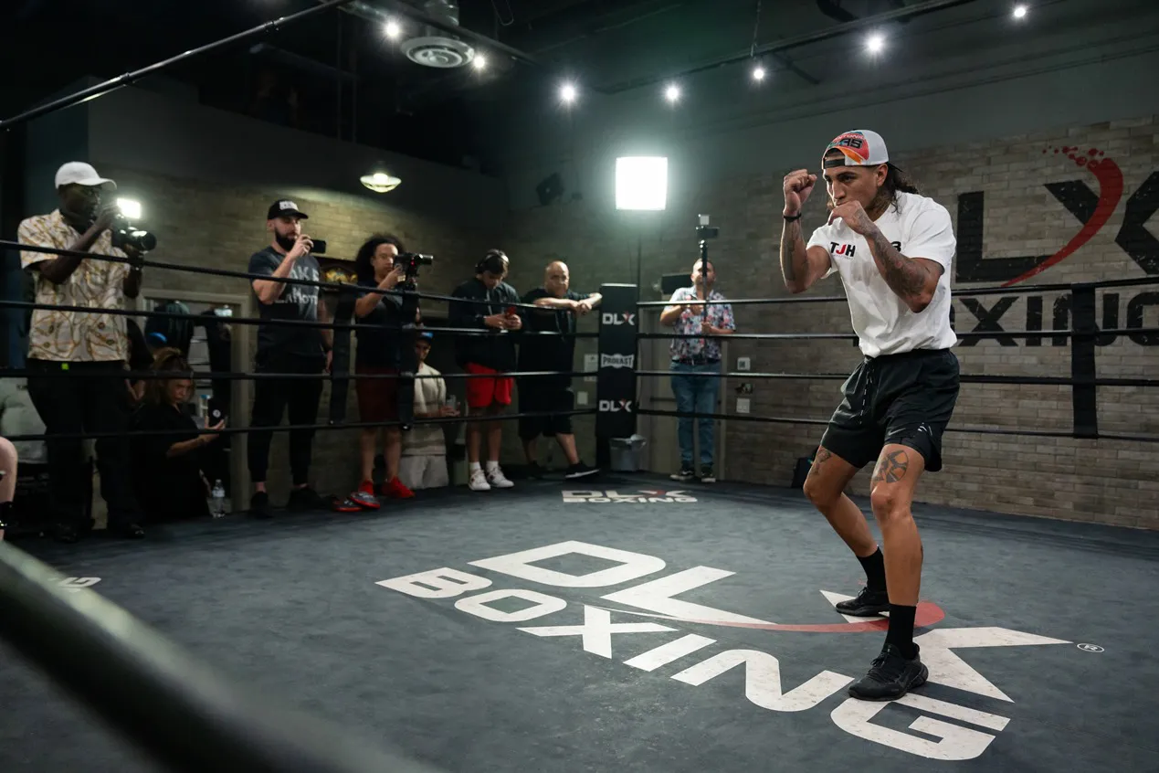Yordenis Ugas and Mario Barrios Media Workout - 09.19.23_09_30_2023_Workout (12)