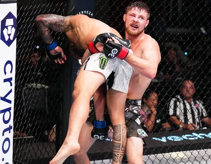 Bryce Mitchell vence por puntos a Dan Ige en Las Vegas