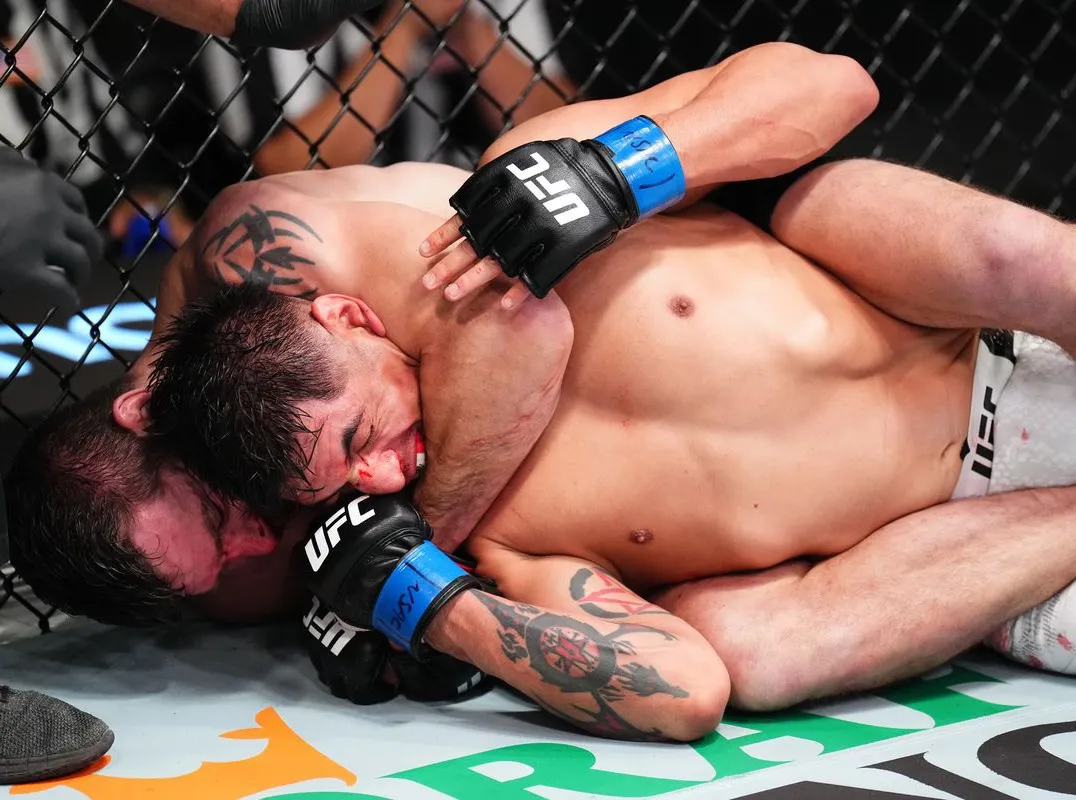 Jim Miller somete al 'Moggly' Benítez en Las Vegas