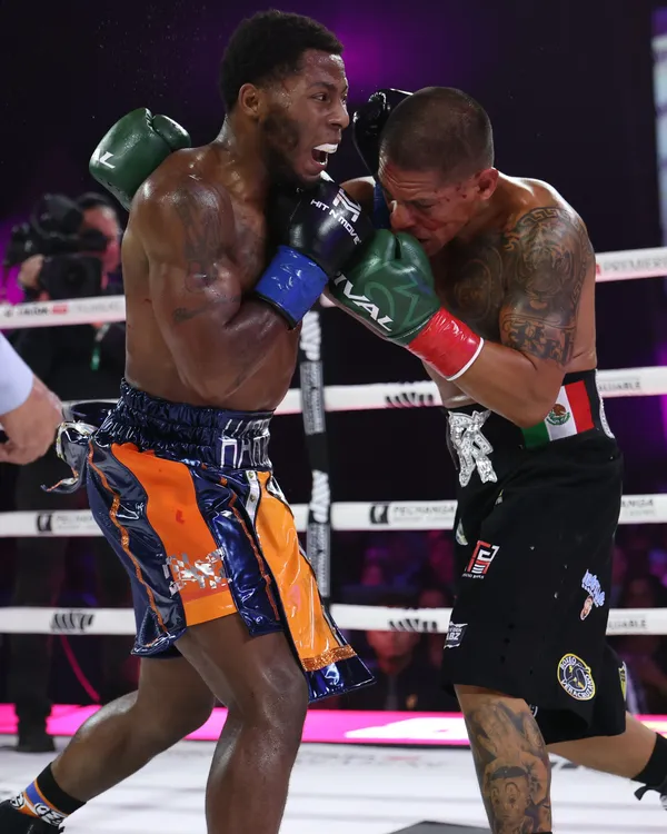 082126-EL-Harvey-vs-Keb-290