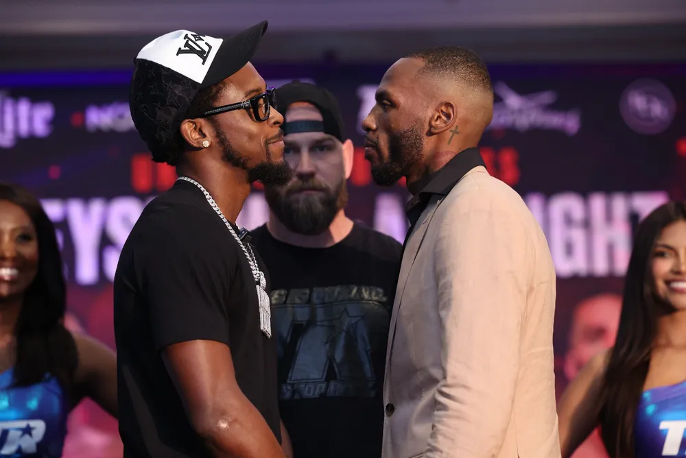 Keyshawn_vs_Albright_Faceoff_ 09