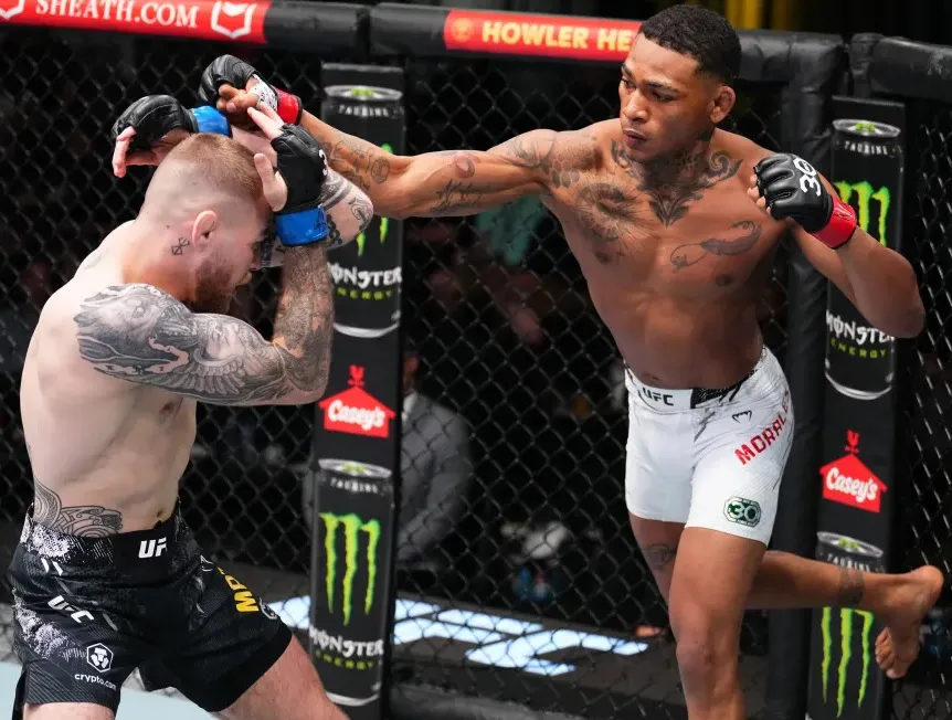 Ecuatoriano Morales sigue invicto tras DU sobre Matthews