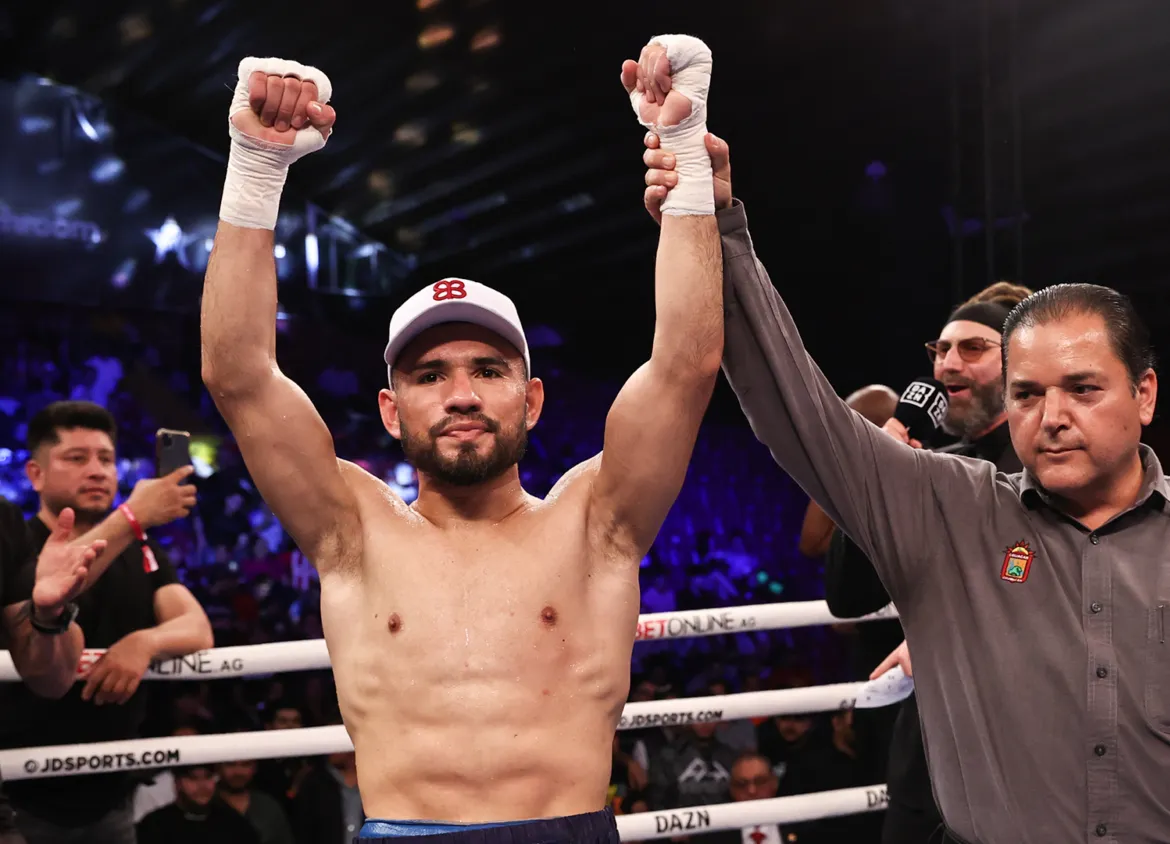 Contendiente mexicano Eduardo Núñez se une a Matchroom Boxing