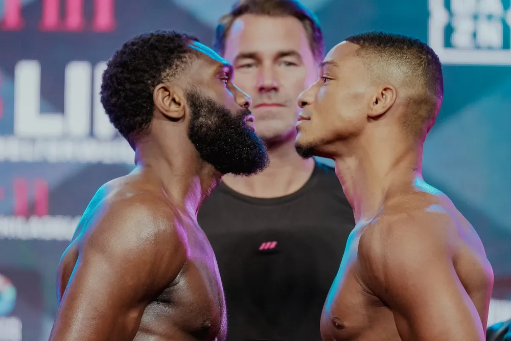 Weigh In Ennis V Lima.10-10-25-484