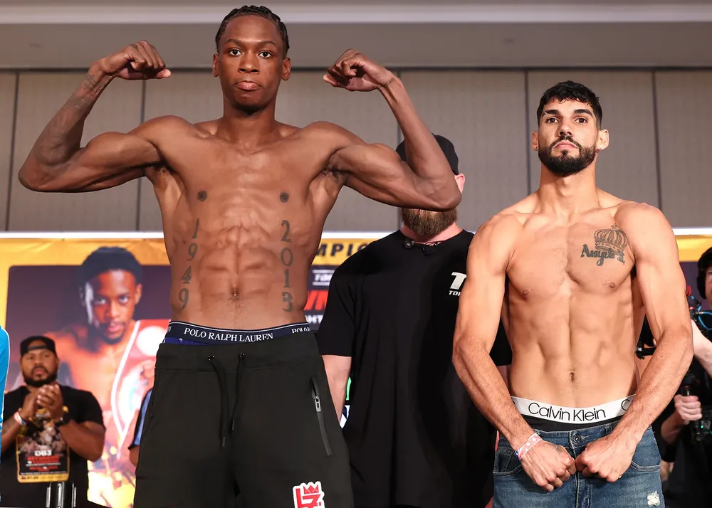 Keon Davis vs Michael Velez-Garcia_pose