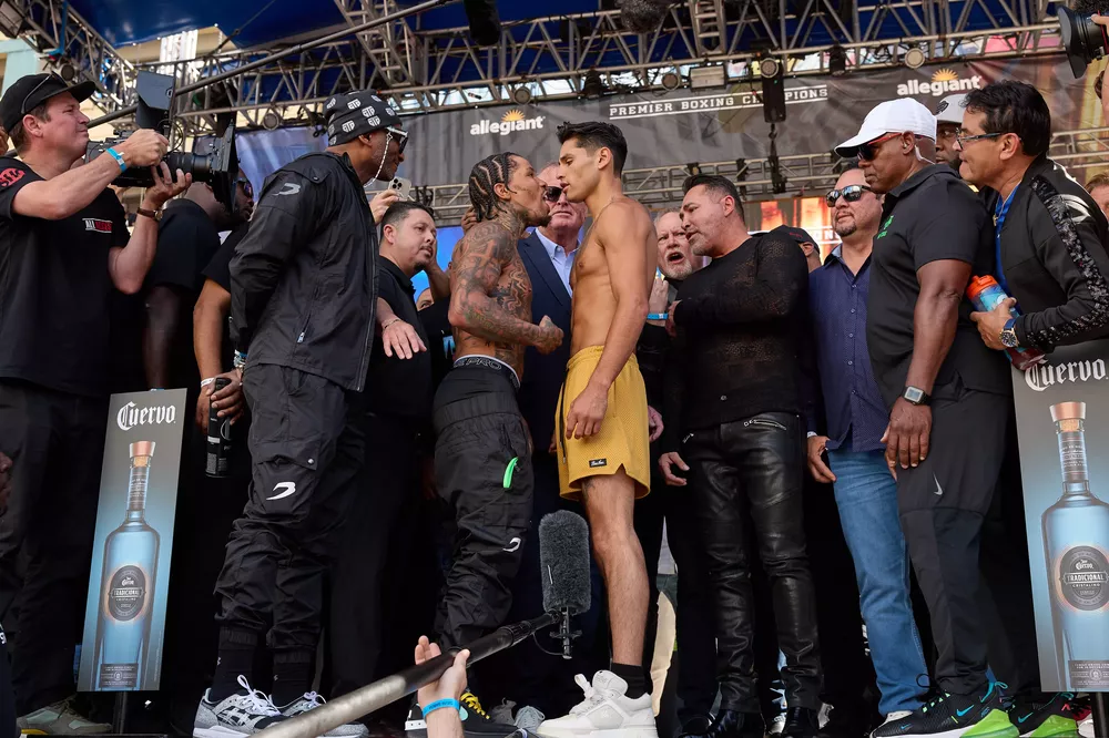 0024_Davis vs Garcia Weigh-ins