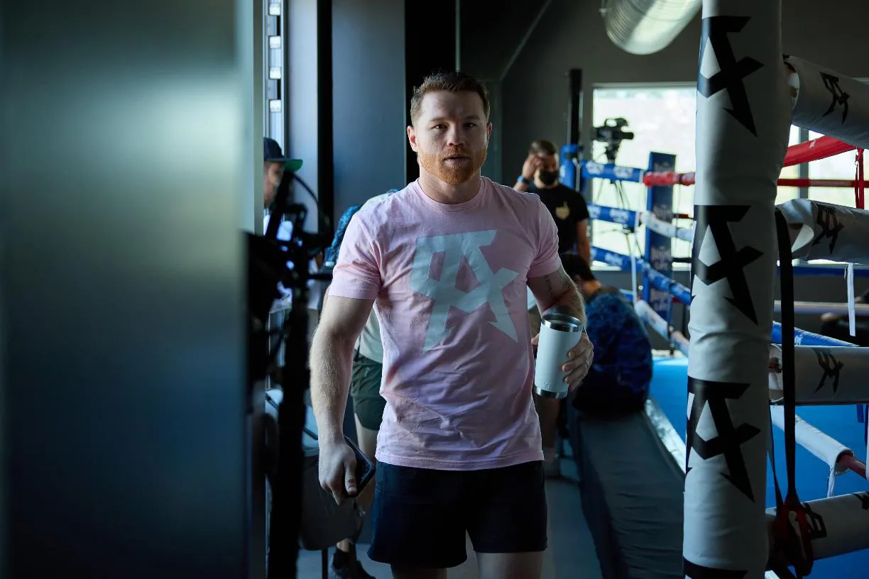 0001_Canelo Alvarez media workout