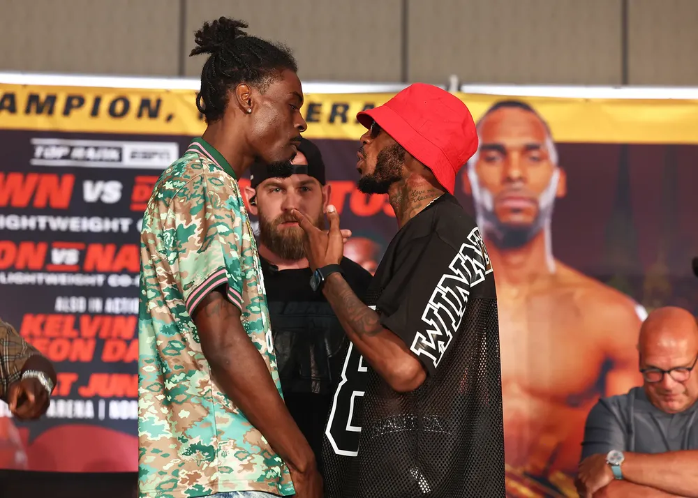 Kelvin Davis vs Nahir Albright_faceoff