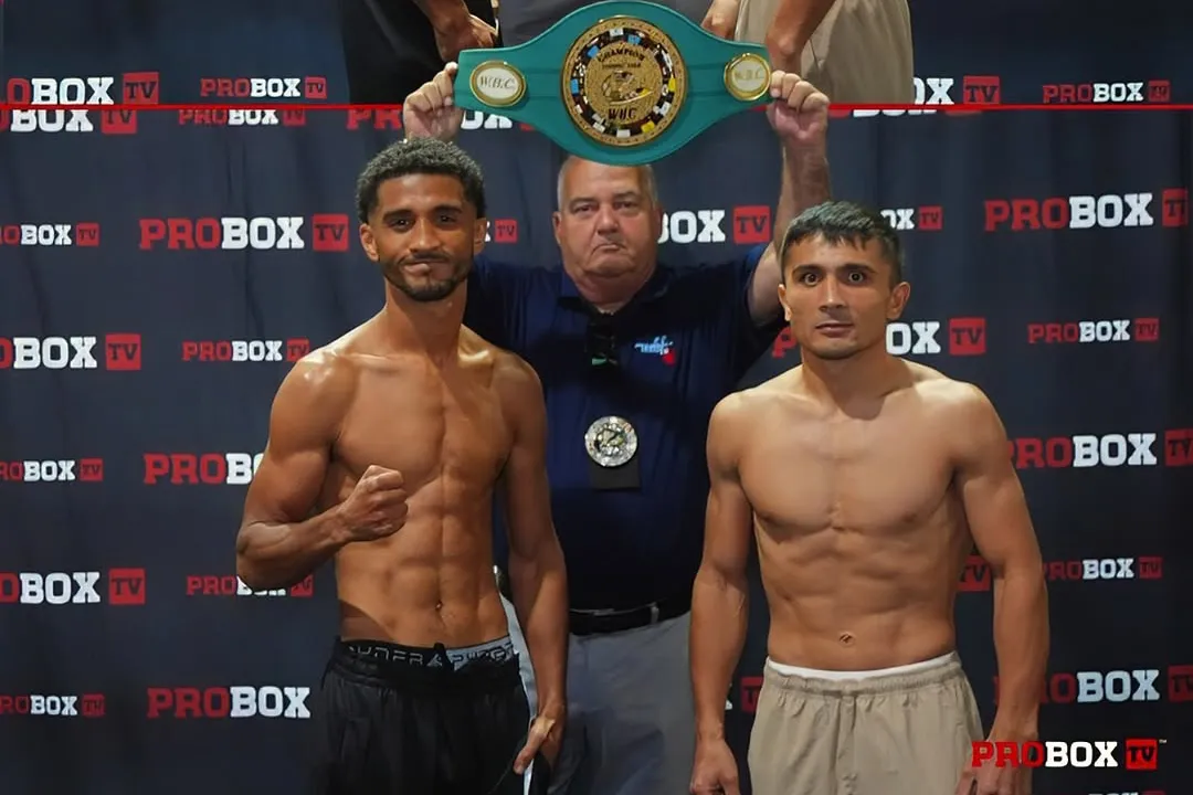 Muhammadkhuja Yaqubov y William Foster III