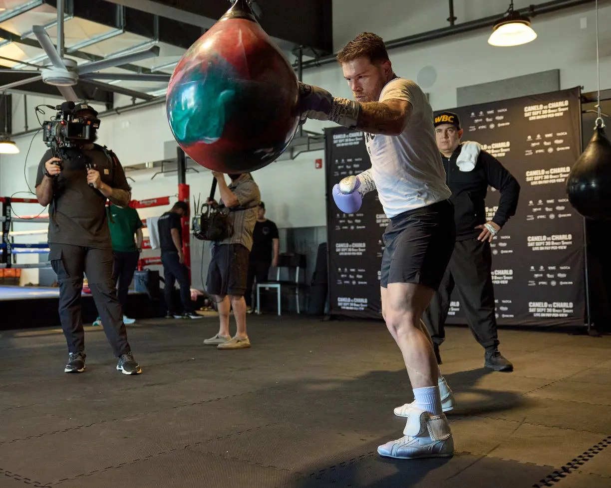 0029_Canelo Alvarez media workout