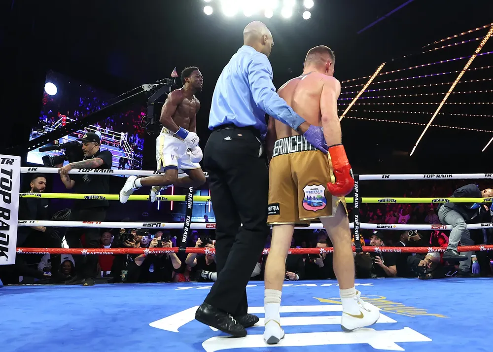 Denys Berinchyk vs Keyshawn Davis_knockdown5